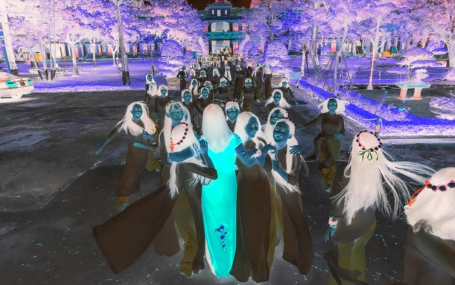 Kỷ yếu của nữ sinh tóc trắng, áo đen vui đùa như trong cõi 'âm ti' khiến dân mạng được phen dựng tóc gáy Ảnh 2