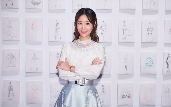 Khoe eo thon khi xuất hiện ở sự kiện, Lâm Tâm Như đập tan tin đồn đang mang bầu Ảnh 2