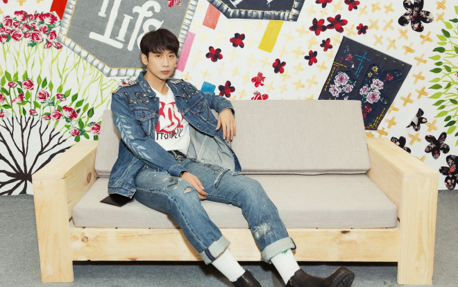 'Người tình Hari Won' diện cả cây denim cực ngầu, xuất hiện lẻ bóng Ảnh 2