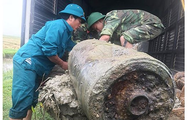 Nghệ An: Phát hiện và tiêu hủy quả bom 'khủng' có sức công phá đến 3km Ảnh 2