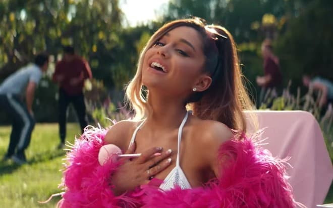 Ariana Grande thông báo ca khúc mới trong hè 2019: Fan 'hốt hoảng' vì tốc độ ra nhạc của cô nàng! Ảnh 2