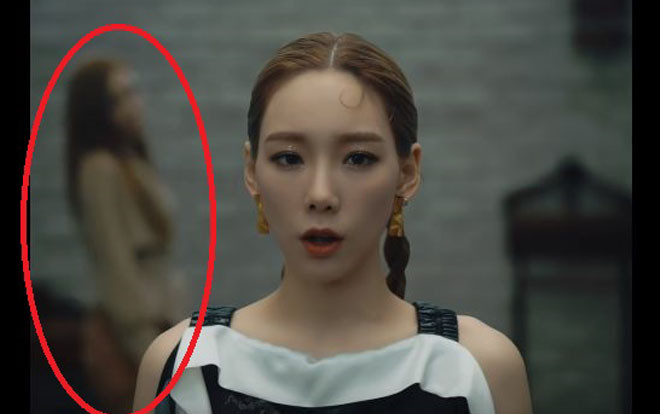 Xem MV 'Voice' bản Nhật của Taeyeon (SNSD): Sone còn soi được cả… 'công chúa băng giá' Jessica Jung? Ảnh 2