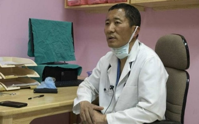 Đam mê phẫu thuật của Thủ tướng 'quốc gia hạnh phúc nhất thế giới' Ảnh 2