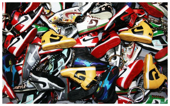 Top 4 đôi sneaker trẻ - khỏe - rẻ nên có trong tủ giày của mọi cô nàng Ảnh 2