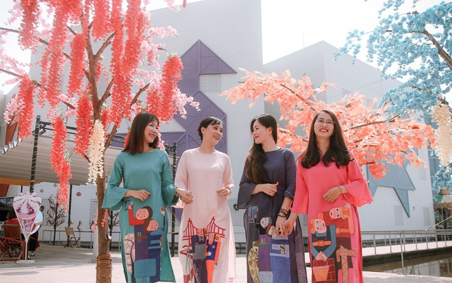 Độc đáo những tà áo dài mang đậm 'chất ngành' của Trường Đại học Kiến trúc Đà Nẵng Ảnh 2