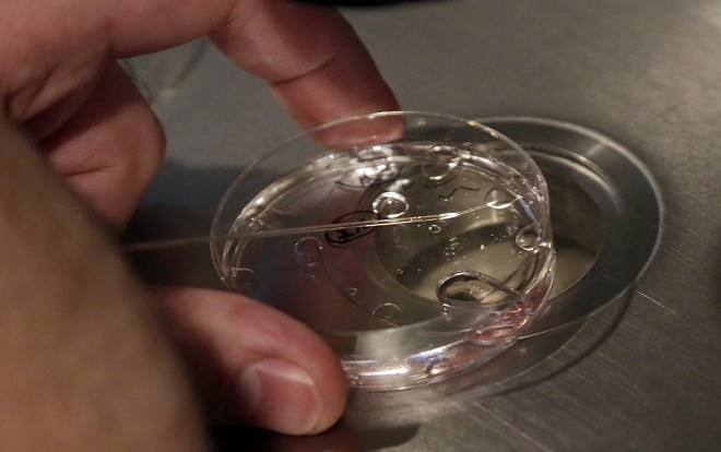 Nữ sinh bị dụ dỗ bán trứng bất hợp pháp với giá hơn 14.000 USD Ảnh 2