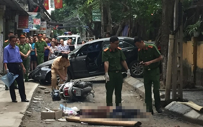 Hé lộ nguyên nhân nữ tài xế lùi xe tông chết người ở Hà Nội Ảnh 2