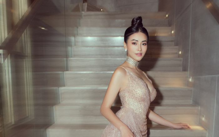Gục ngã vì nhan sắc cực phẩm của Phương Khánh trong chiếc đầm mỏng tang như sương, Ảnh 2