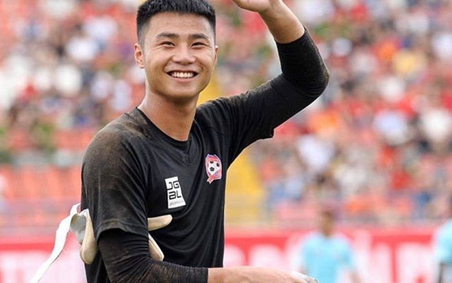 Thủ môn Nguyễn Văn Toản là ai sao được ông Park gọi lên Tuyển? Ảnh 2