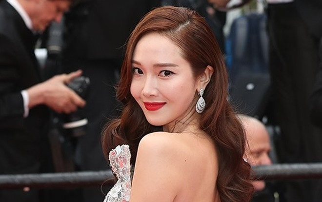 Jessica Jung bị chỉ trích, ném đá dữ dội khi tham dự 'LHP Cannes 2019' Ảnh 2