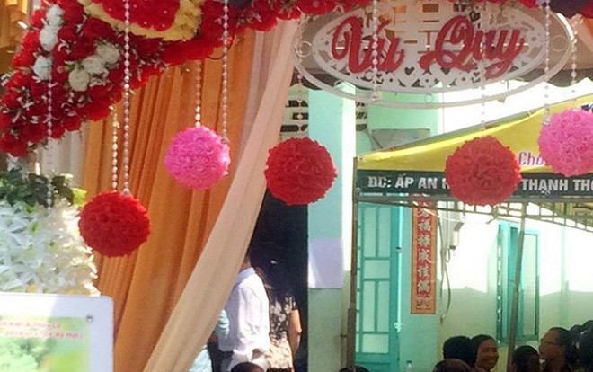 Đang tổ chức tiệc cưới, cô dâu bị chồng cũ xông vào chém dã man Ảnh 2