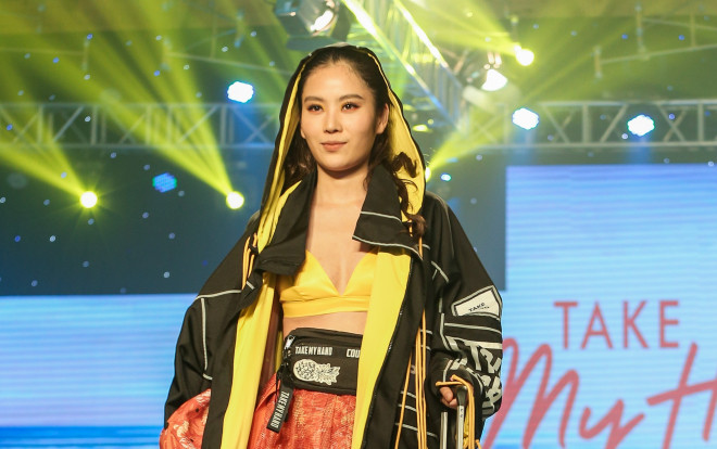 Chị sinh đôi Nam Em diện đồ rực rỡ, so kè catwalk cùng dàn nam thanh, nữ tú Siêu mẫu Việt Nam Ảnh 2