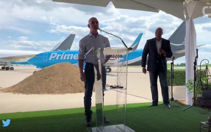 Tỷ phú Jeff Bezos chi hơn 1,5 tỷ USD để xây sân bay tư nhân Ảnh 2