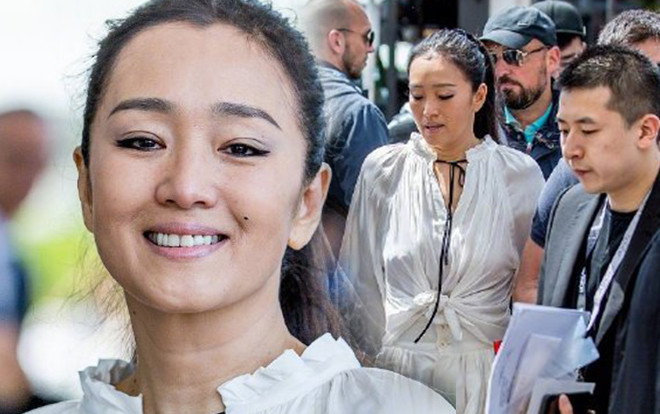 Ở tuổi 53 Củng Lợi tái hôn cùng nhà soạn nhạc người Pháp nổi tiếng 71 tuổi Ảnh 2