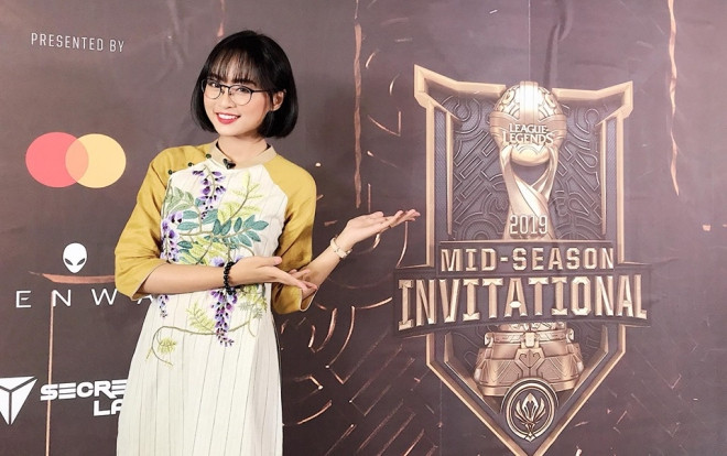 Nữ MC gây sốt ở MSI 2019: ‘Tôi  mê LMHT nên chưa có thời gian để yêu’ Ảnh 2
