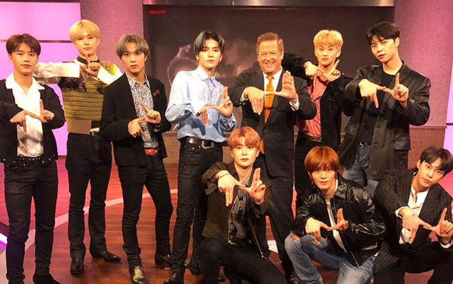 Kém duyên so sánh NCT 127 với BTS, MC chương trình 'KTLA 5 Morning News' nhận 'mưa chỉ trích' gắt gao Ảnh 2
