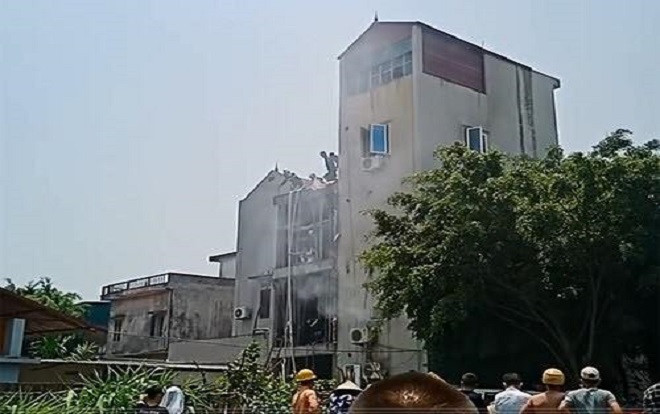 Cháy quán cà phê 5 tầng ở Hà Nội, 2 người bạn chủ quán đến chơi tử vong Ảnh 2