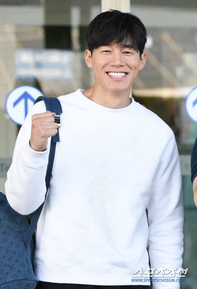 Yoon Seung Ah theo chồng và Ma Dong Seok sang Pháp dự 'LHP Cannes 2019'