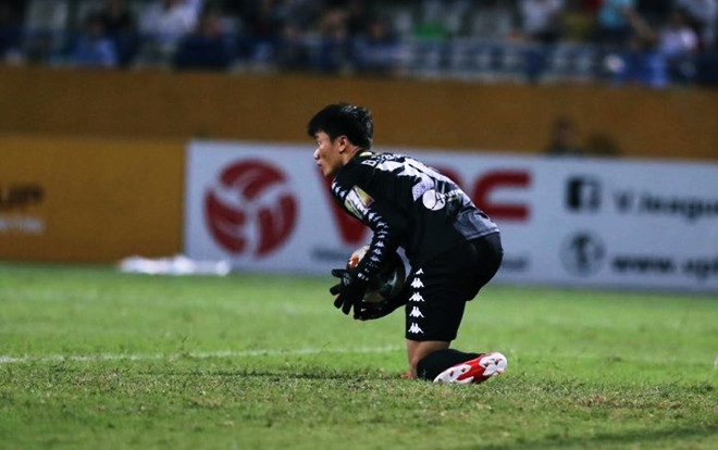 CLIP: Bùi Tiến Dũng tiếp tục làm nền cho siêu phẩm Ảnh 2