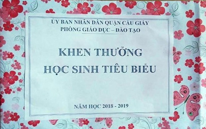 Thưởng học sinh giỏi bằng tiền mặt: Thực dụng hay thực tế? Ảnh 2
