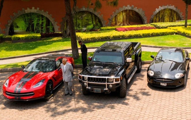 Đấu giá 82 xe hơi siêu sang của quan chức tham nhũng để chia tiền cho người nghèo Ảnh 2