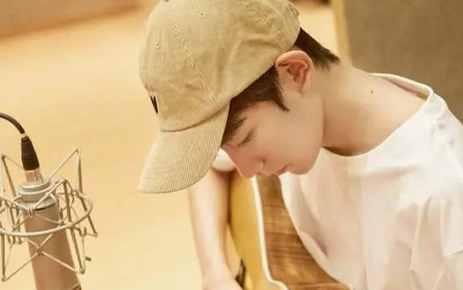 Weibo của studio Vương Nguyên cập nhật tin tức mới sau sự việc nam ca sỹ hút thuốc Ảnh 2