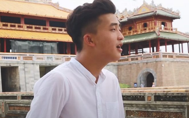 Hotboy của U23 Việt Nam làm MV cover 'xịn sò', khoe giọng hát không thua gì ca sỹ chuyên nghiệp Ảnh 2