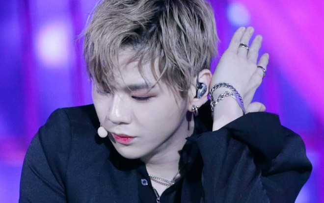 Ngày này 2 năm trước, Kang Daniel khiến bao trái tim mê mệt với màn vuốt đùi 'huyền thoại' tại PRODUCE 101 Ảnh 2