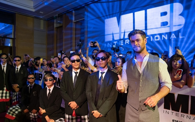 Phỏng vấn Chris Hemsworth: Cùng chàng 'James Bond ngân hà' tung hoành Men In Black: International Ảnh 2