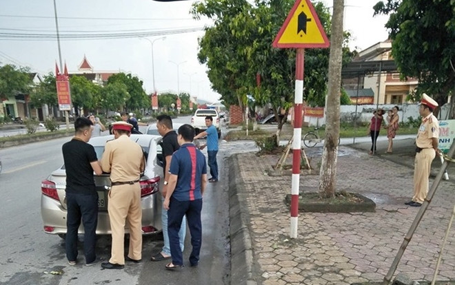 Bắt giữ đối tượng đưa 2 phụ nữ sang Trung Quốc bán với giá 34 triệu đồng Ảnh 2