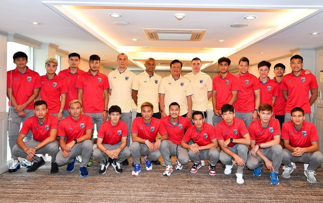 Thái Lan hội quân, gọi thêm 2 ngôi sao để đối đầu Việt Nam Ảnh 2