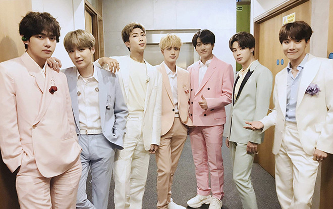 Sau màn biểu diễn tại Britain's Got Talent, ca khúc 'Boy With Luv' của BTS bất ngờ tăng hạng trên iTunes Anh Ảnh 2
