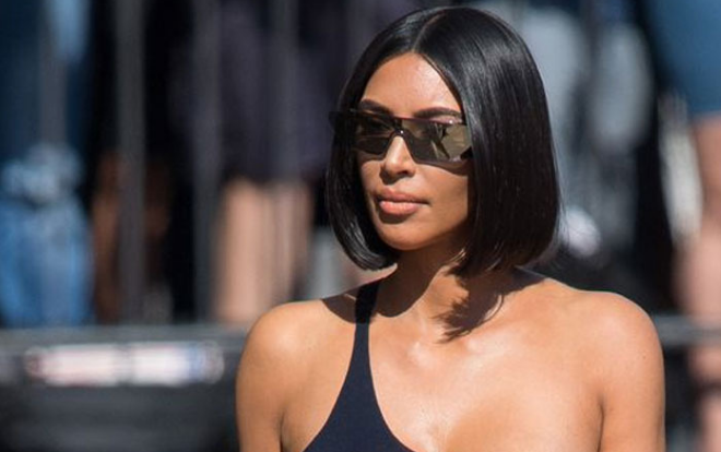 Kim Kardashian gây bất ngờ khi cắt phăng mái tóc dài triệu đô để đến với tóc ngắn hot trend Ảnh 2