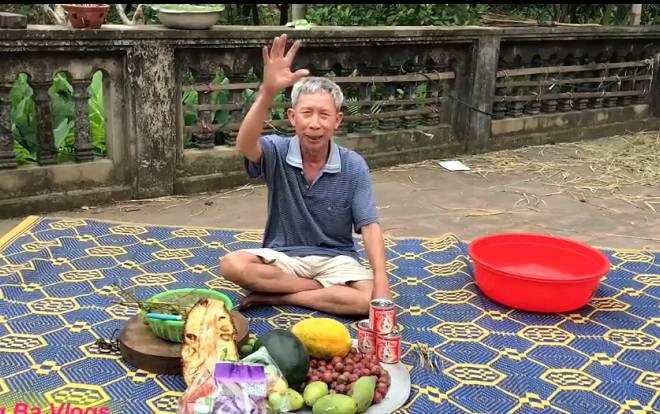 Xuất hiện 'Ông 3 Vlog' với clip 'Lấy lại danh dự cho cánh đàn ông' bằng thau hoa quả dầm siêu to sau cơn sốt bà Tân Vê Lốc Ảnh 2