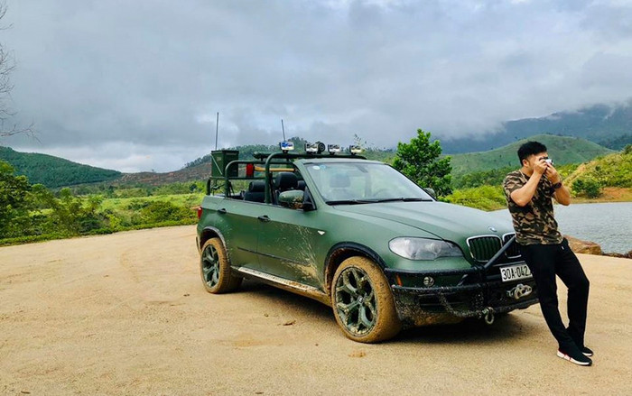 Chơi xe như đại gia Đặng Lê Nguyên Vũ: Cắt bỏ phần nóc BMW X5 để tạo ra bản mui trần độc nhất vô nhị thế giới Ảnh 2