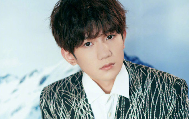 Chia sẻ của dân mạng khi nhìn thấy Vương Nguyên: 'Ánh mắt cậu ấy rất cẩn trọng, nhìn có chút đáng thương' Ảnh 2