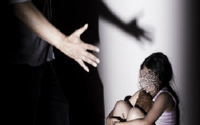 Vụ bé gái 10 tuổi bị cha ruột xâm hại: Cháu không ăn không ngủ, chẳng dám ra ngoài vì sợ bị cười chê Ảnh 2