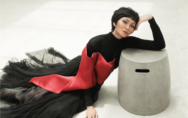 Không ngờ cũng có lúc H'Hen Niê chụp ảnh high fashion 'xuất thần' thế này! Ảnh 2