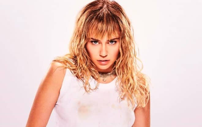 Ngược đời chuyện điểm số album 'She Is Coming' (Miley Cyrus): Bên này chót vót trời cao, bên kia 'lẹt đẹt' cớ sao hỡi nàng? Ảnh 2