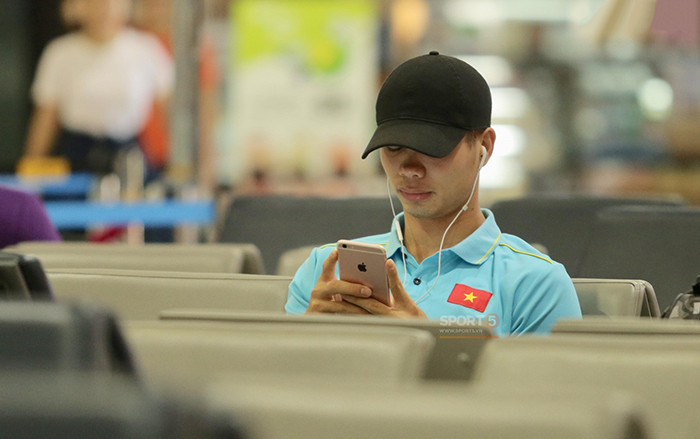 Dù ai nói ngả nói nghiêng, Công Phượng vẫn trung thành với iPhone 6 Ảnh 2