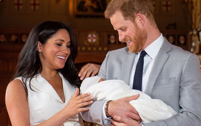 Harry và Meghan có thể 'thuê bảo mẫu do những người bạn Hollywood giới thiệu' Ảnh 2