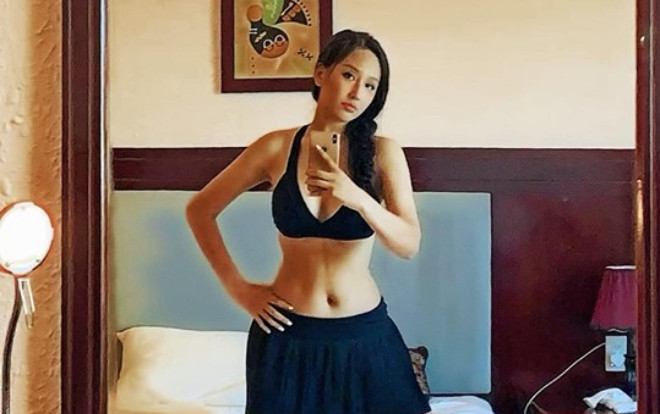 Khoe ảnh chưa photoshop, Mai Phương Thúy để lộ body gợi cảm tột độ nhưng vẫn tự chê mình bèo nhèo Ảnh 2