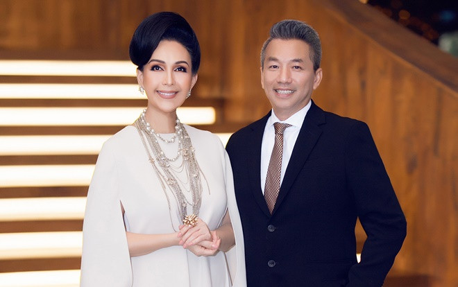 Diễm My 6X đẹp bất chấp tuổi tác là nhờ có ông xã ở bên sau 25 năm hạnh phúc bền chặt Ảnh 2