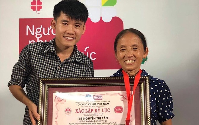 Vừa được xác lập kỷ lục Việt Nam, con trai Bà Tân Vlog 'bật mí' sẽ làm video theo phong cách mới, không còn 'khổng lồ' nữa Ảnh 2
