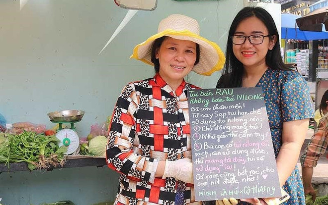 Cô gái 22 tuổi và tấm bảng 'không bán túi nylon' Ảnh 2