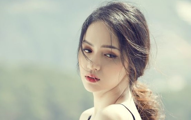 Vượt qua loạt ứng cử viên nặng ký, #EDTACNA (Hương Giang) được khán giả đồng lòng gọi tên MV top 1 trending ấn tượng nhất nửa đầu năm 2019 Ảnh 2