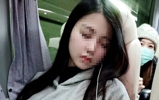 Cảm thấy điều bất thường trên mặt, cô gái tỉnh dậy và phát hiện sự thật hãi hùng Ảnh 2