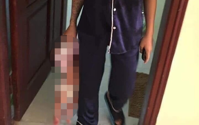 Người mẹ túm cổ áo xách con nhỏ gần 20 ngày tuổi do mâu thuẫn với chồng chưa cưới Ảnh 2