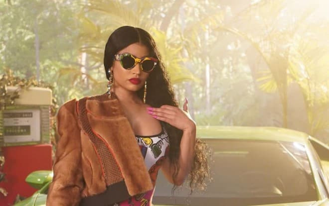 Cardi B chuẩn bị tinh thần: Nicki Minaj chính thức xác nhận ngày comeback, tung loạt poster nóng bỏng 'đốt mắt' người xem Ảnh 2