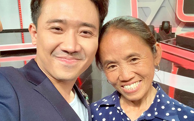 Trấn Thành chụp ảnh cùng bà Tân Vlog và bình luận khó đỡ của cư dân mạng Ảnh 2